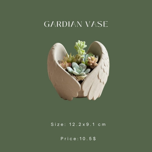 Gardian Vase