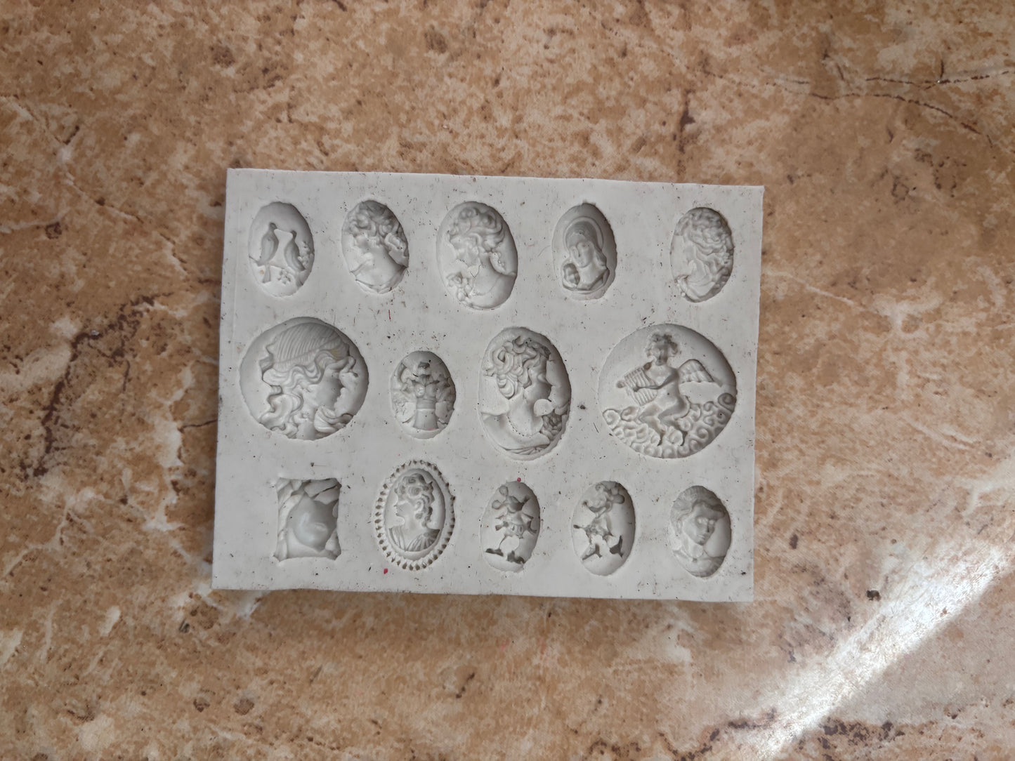 C34